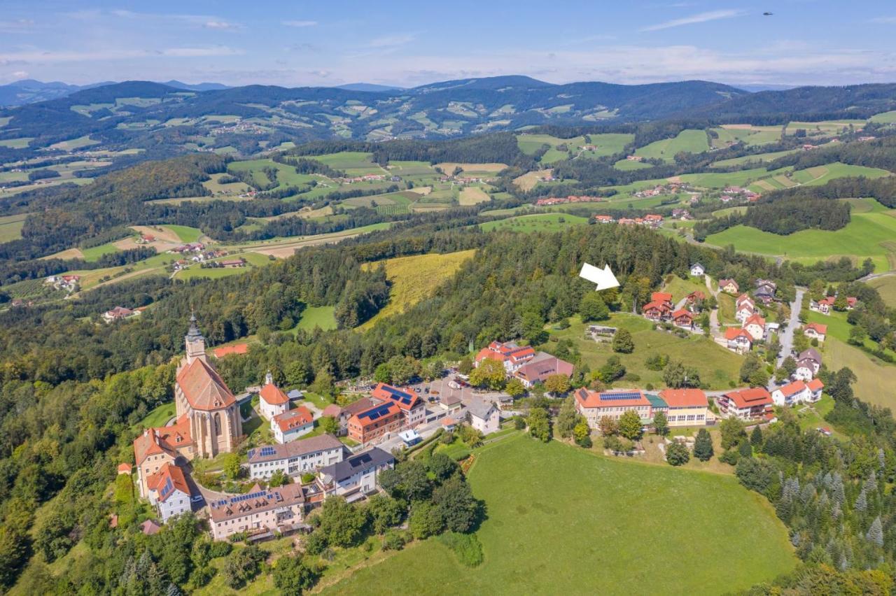 Bergchalet Am Waldrand - Pool, Sauna & Kamin Pollauberg Exterior photo